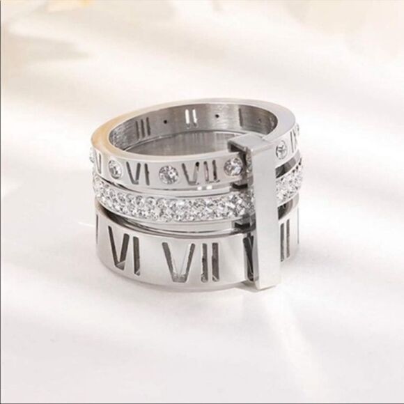 Crystal Roman Trinity Band Ring - Picture 5 of 8